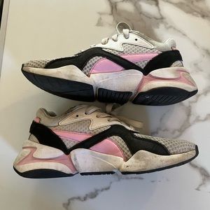 Puma Nova 7.5 black and pink sneakers